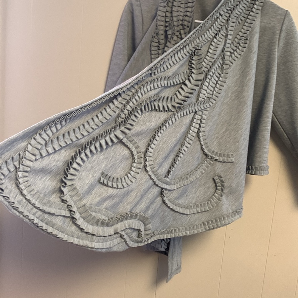 Ryu Grey Jacket Size M Ribbon Patterned Front, Heavy Poly Spandex - Picture 2 of 7